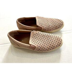 Frye & Co Peggy Perf Shoes 8.5 M Pink Suede Eyelet Slip-On Loafers